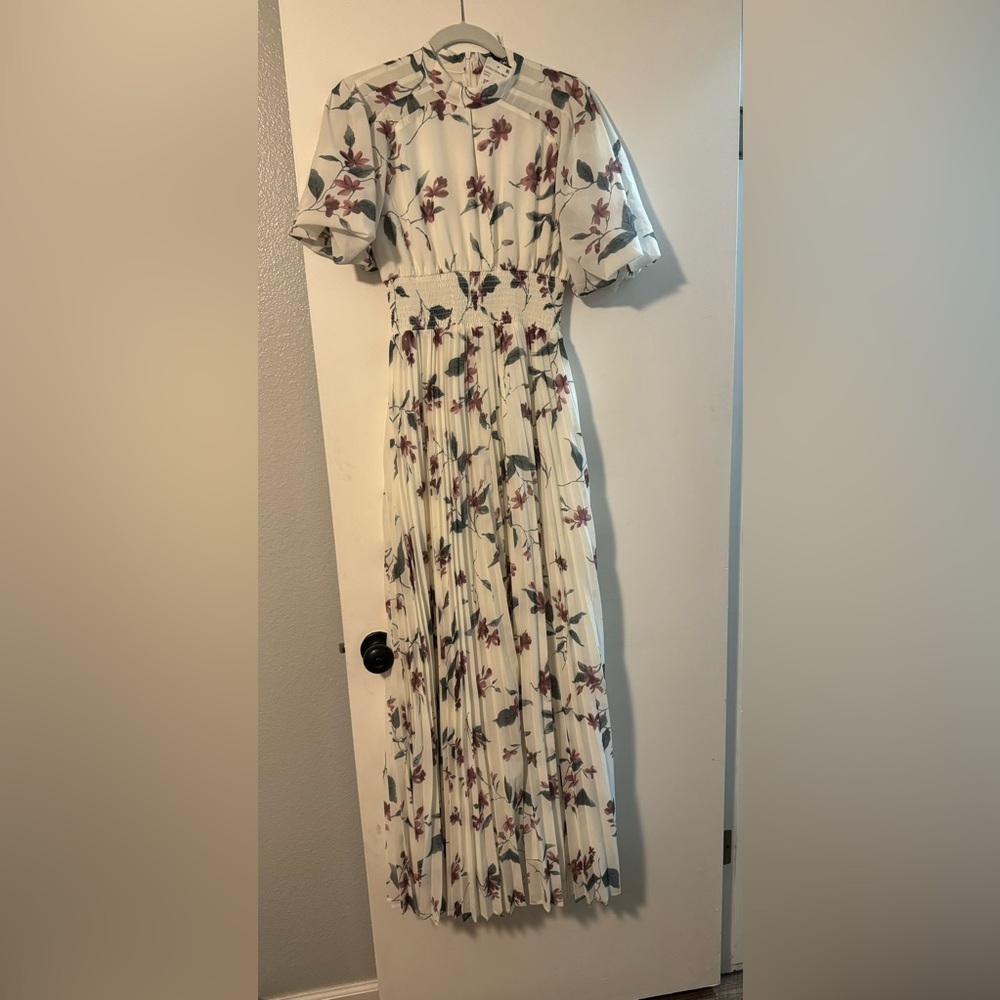 NWT Gracia Pleated Maxi Dress